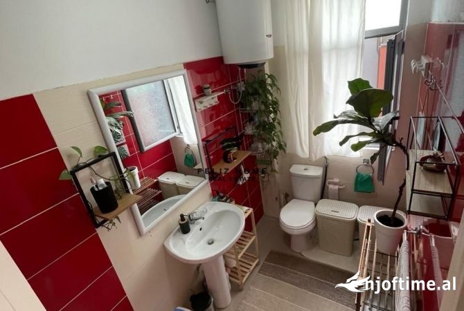 Shtepi ne shitje Apartament ne Tirane, 2+1, Mobilimi E mobiluar, Pagesa 215,000  Euro.