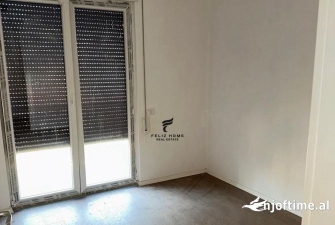 Ambient biznesi me qera 3+1 ne Tirane - 1,100 Euro