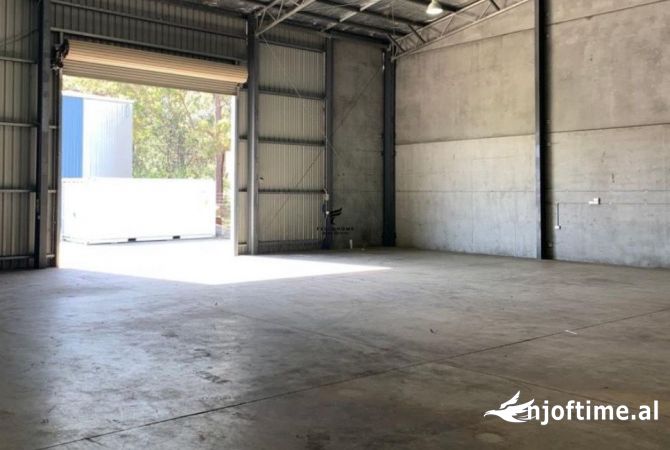 Ambient biznesi me qera 4+1 ne Tirane - 1,200 Euro