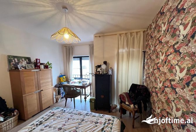 Shtepi ne shitje Apartament ne Tirane, 2+1, Mobilimi E mobiluar, Pagesa 195,000  Euro.