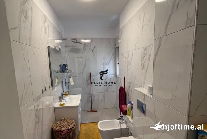 Shtepi ne shitje Apartament ne Tirane, 2+1, Mobilimi E mobiluar, Pagesa 195,000  Euro.