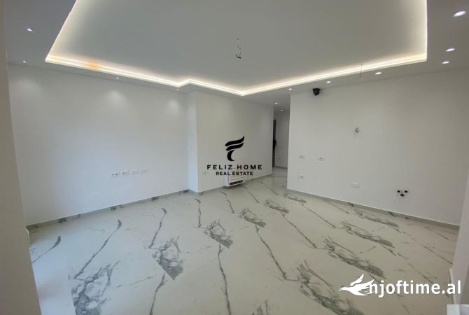 Ambient biznesi me qera 3+1 ne Tirane - 1,100 Euro