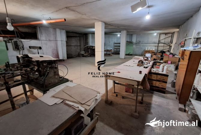 Ambient biznesi me qera 4+1 ne Tirane - 380,000 Leke