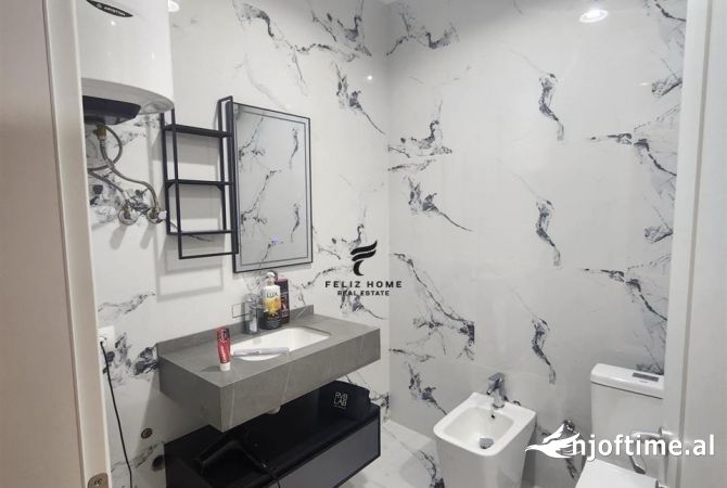 Shtepi ne shitje Apartament ne Tirane, 2+1, Mobilimi E mobiluar, Pagesa 258,000  Euro.