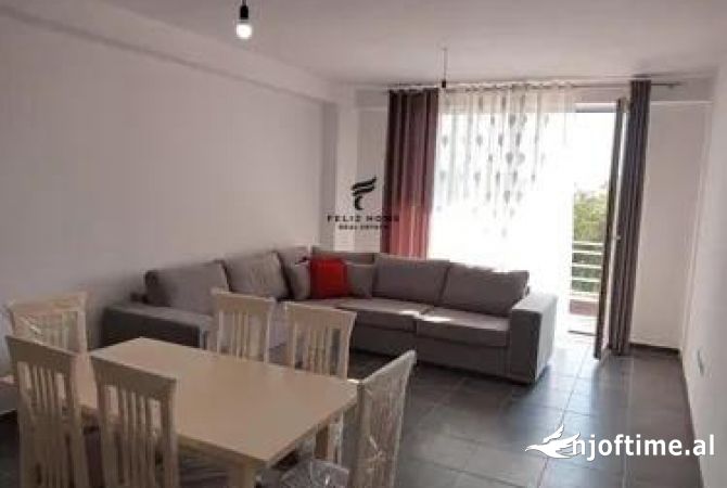 Shtepi me qera 4+1 ne Tirane - 1,000 Euro