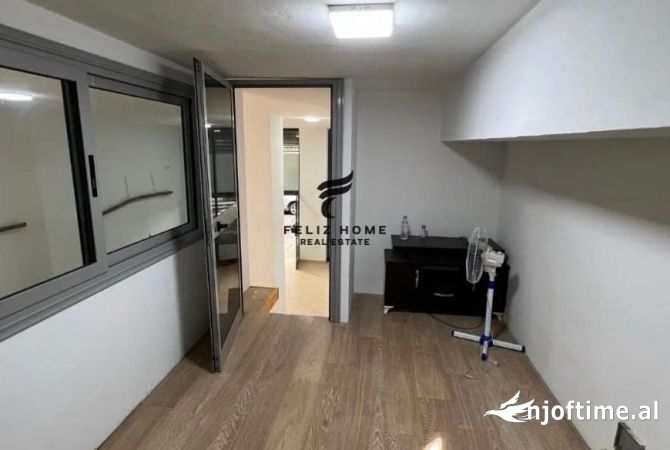 Ambiente Commerciale in Vendita 1+1 a Tirana - 139,000 Euro