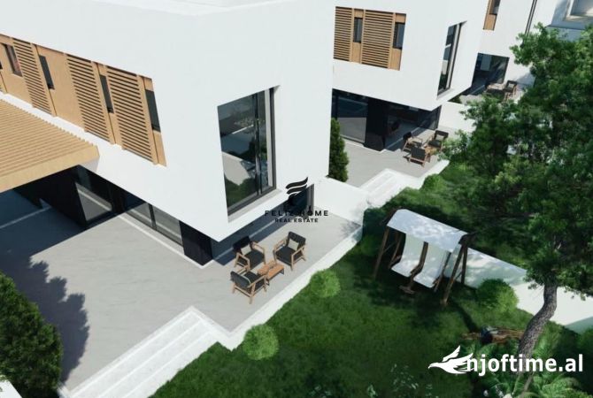 Shtepi ne shitje Vila Luksoze ne Durres, 4+1, Mobilimi Bosh, pa mobiluar, Pagesa 985,500  Euro.