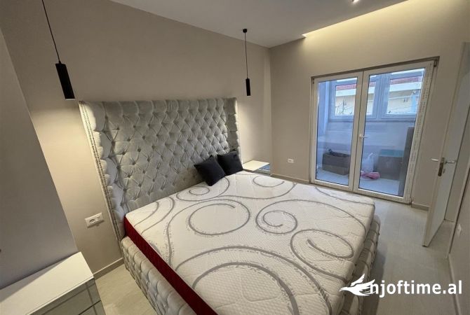 Shtepi me qera Apartament ne Tirane, 1+1, Mobilimi E mobiluar, Pagesa 420  Euro.