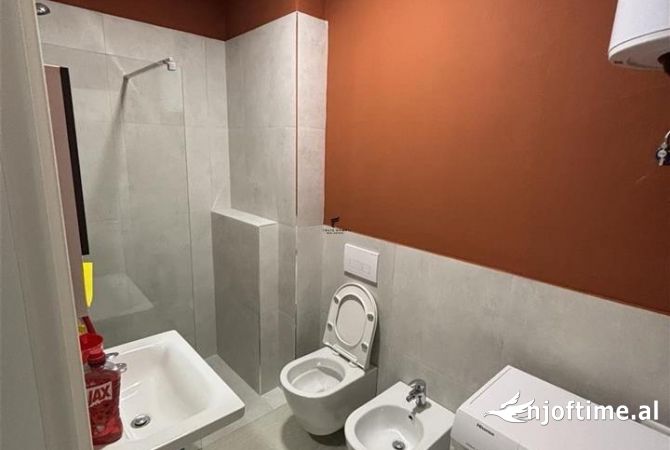 Shtepi me qera Apartament ne Tirane, 1+1, Mobilimi E mobiluar, Pagesa 420  Euro.