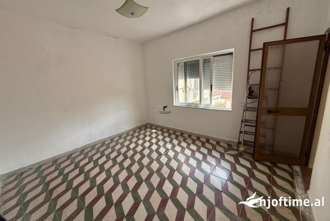 Shtepi ne shitje 2+1 ne Tirane - 140,000 Euro