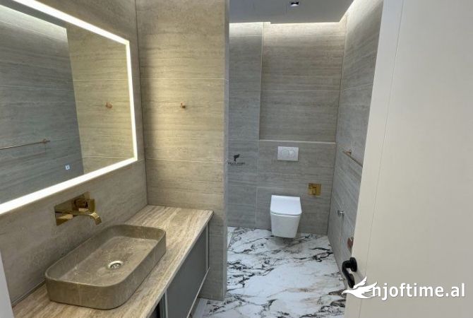 Shtepi me qera Apartament ne Tirane, 2+1, Mobilimi E mobiluar, Pagesa 1,000  Euro.