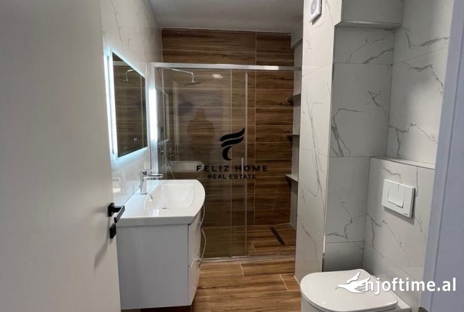 Shtepi ne shitje Apartament ne Tirane, 2+1, Mobilimi E mobiluar, Pagesa 133,000  Euro.