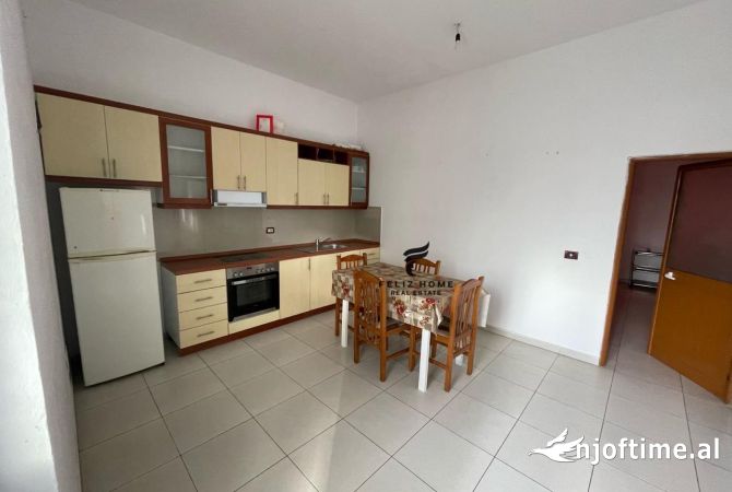 Shtepi me qera 2+1 ne Tirane - 450 Euro