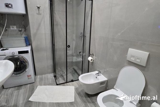 Shtepi me qera Apartament ne Tirane, 2+1, Mobilimi E mobiluar, Pagesa 700  Euro.