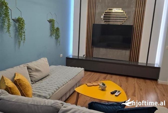 Shtepi me qera 2+1 ne Tirane - 700 Euro
