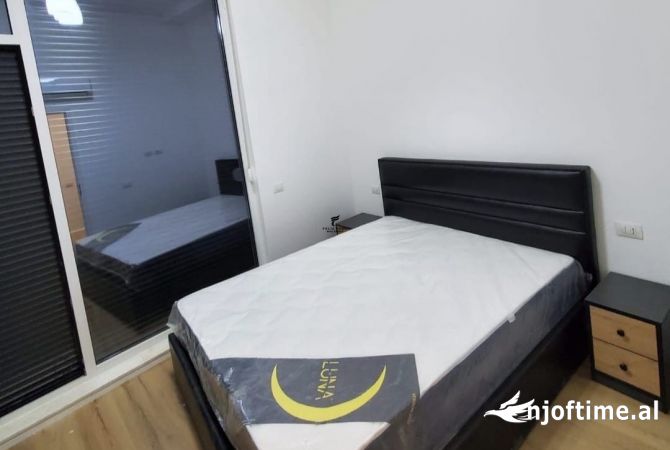 Shtepi ne shitje Apartament ne Tirane, 1+1, Mobilimi E mobiluar, Pagesa 150,000  Euro.