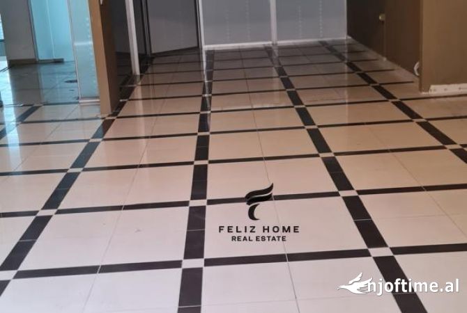 Ambient biznesi me qera 3+1 ne Tirane - 800 Euro