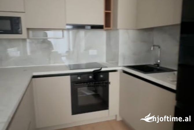 Shtepi me qera 2+1 ne Tirane - 1,000 Euro