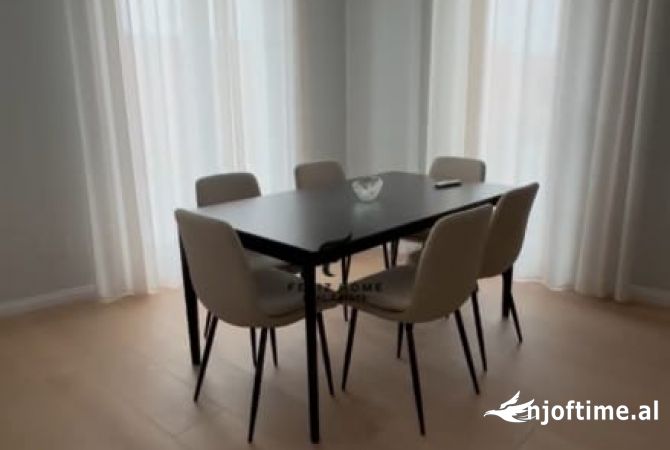 Shtepi me qera 2+1 ne Tirane - 1,000 Euro