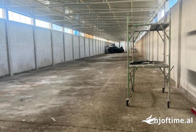 Ambient biznesi me qera 4+1 ne Tirane - 2,000 Euro