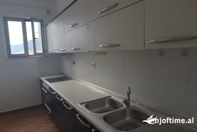 Shtepi me qera 3+1 ne Tirane - 500 Euro