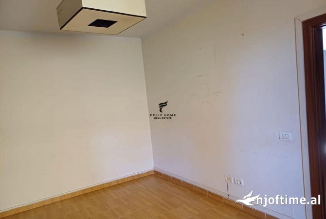 Shtepi me qera Apartament ne Tirane, 2+1, Mobilimi Pjeserisht e mobiluar, Pagesa 40,000  Leke.