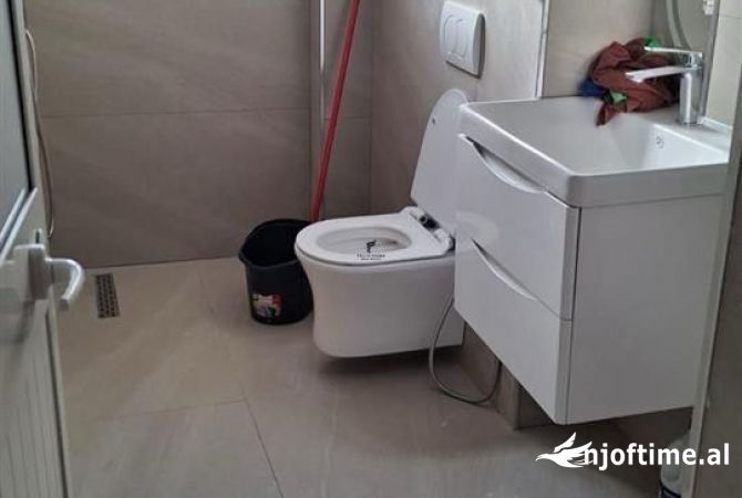Shtepi me qera 2+1 ne Tirane - 700 Euro