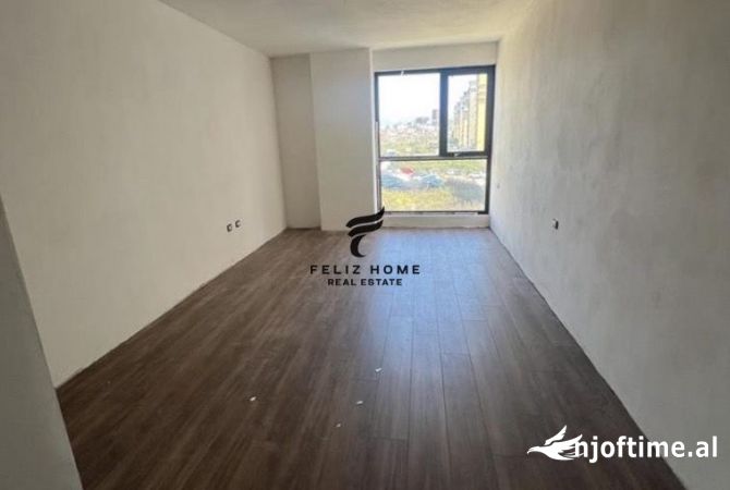 Ambient biznesi me qera 3+1 ne Tirane - 600 Euro
