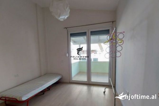 Shtepi ne shitje Apartament ne Tirane, 2+1, Mobilimi E mobiluar, Pagesa 149,000  Euro.