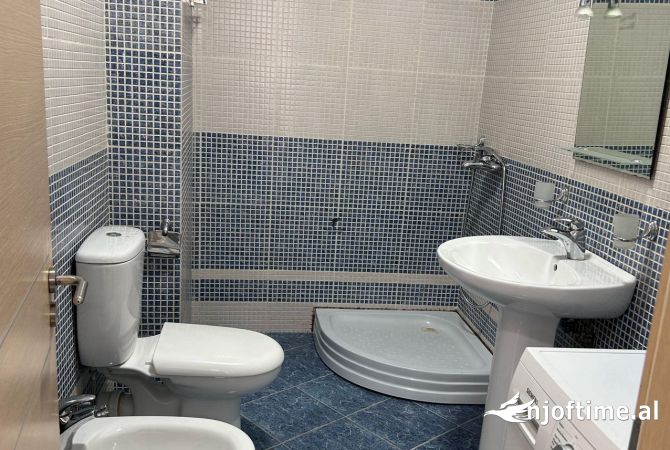 Shtepi me qera Apartament ne Tirane, 2+1, Mobilimi E mobiluar, Pagesa 630  Euro.