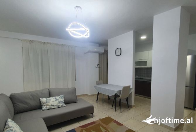Shtepi me qera 2+1 ne Tirane - 630 Euro