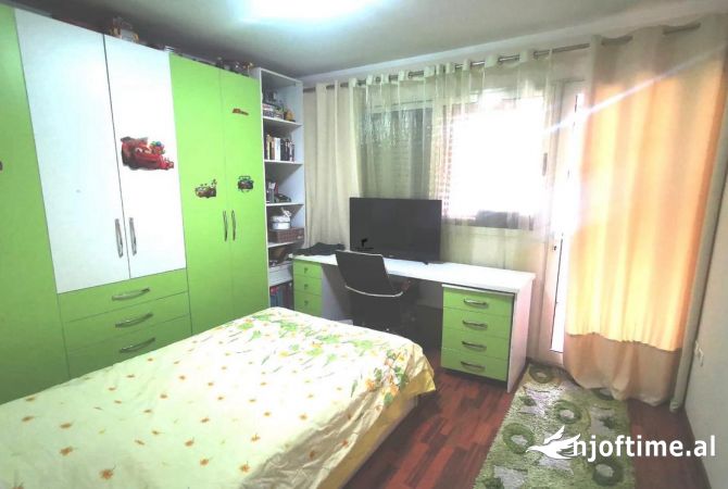 Shtepi ne shitje Apartament ne Tirane, 2+1, Mobilimi E mobiluar, Pagesa 221,900  Euro.