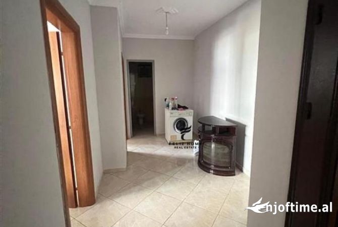 Shtepi me qera 2+1 ne Tirane - 500 Euro