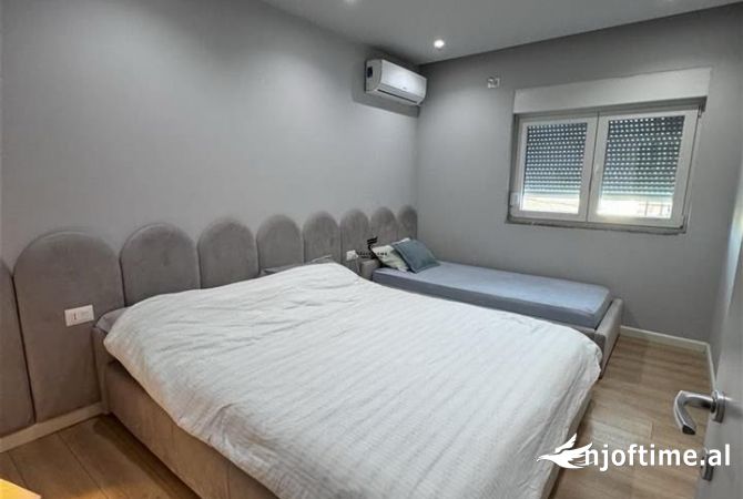 Shtepi ne shitje Apartament ne Tirane, 1+1, Mobilimi E mobiluar, Pagesa 135,000  Euro.