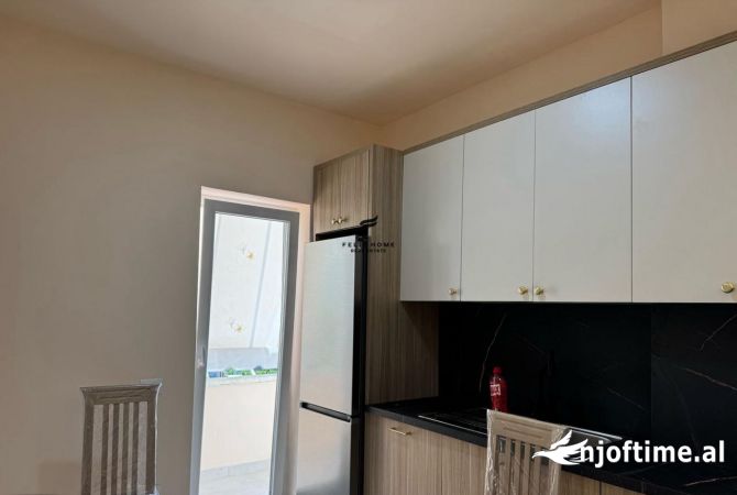 Shtepi me qera 1+1 ne Tirane - 60,000 Leke