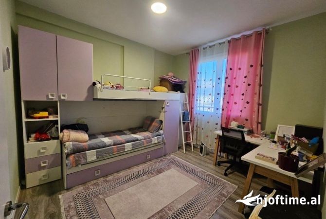 Shtepi me qera 2+1 ne Tirane - 760 Euro