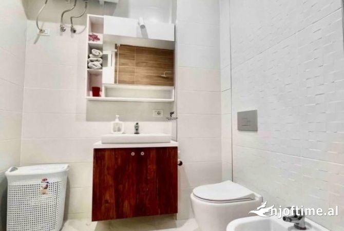 Shtepi me qera Apartament ne Tirane, 2+1, Mobilimi E mobiluar, Pagesa 760  Euro.