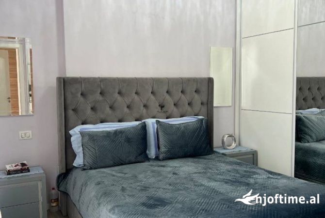Shtepi me qera Apartament ne Tirane, 2+1, Mobilimi E mobiluar, Pagesa 760  Euro.