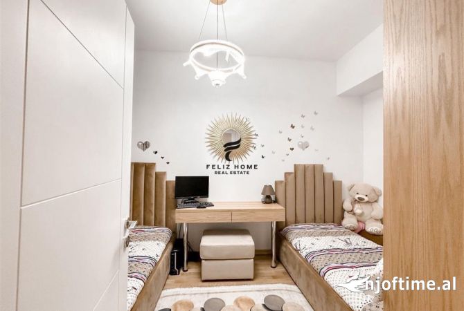 Shtepi ne shitje Apartament ne Tirane, 3+1, Mobilimi E mobiluar, Pagesa 250,000  Euro.