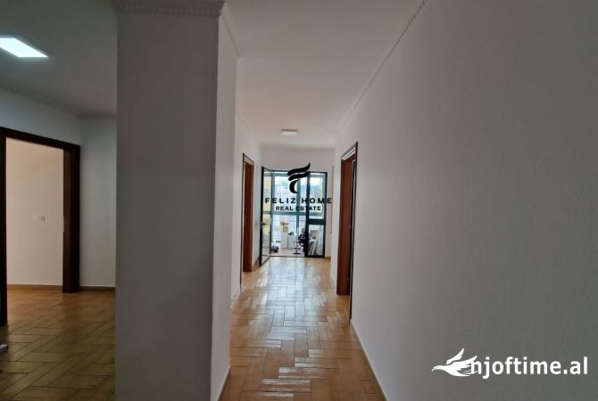 Ambient biznesi me qera 3+1 ne Tirane - 1,500 Euro