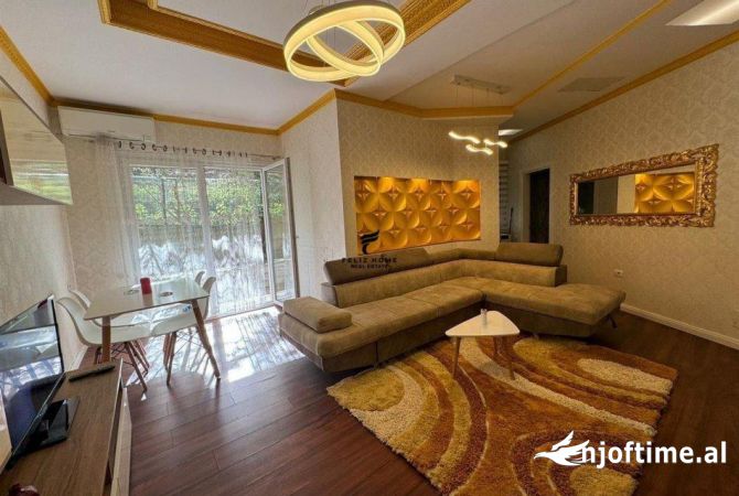 Shtepi me qera 2+1 ne Tirane - 650 Euro