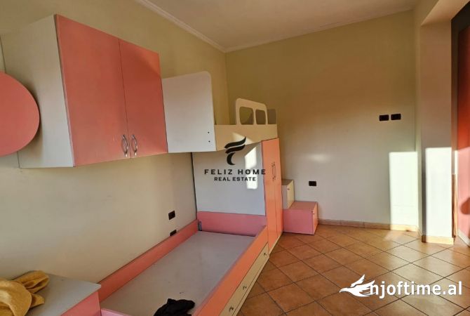 Ambient biznesi me qera 3+1 ne Tirane - 2,500 Euro