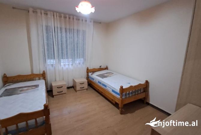 Shtepi me qera Apartament ne Tirane, 2+1, Mobilimi E mobiluar, Pagesa 500  Euro.