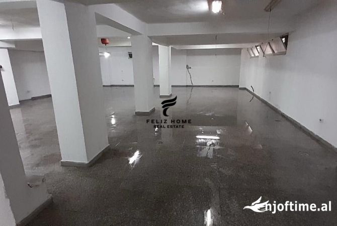 Ambient biznesi me qera 4+1 ne Tirane - 1,500 Euro