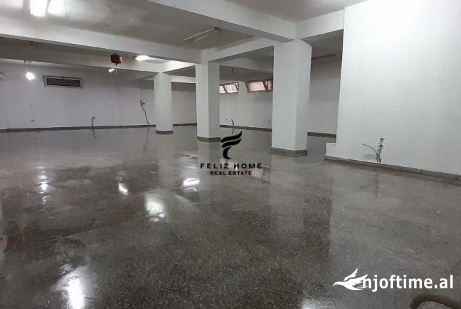 Ambient biznesi me qera 4+1 ne Tirane - 1,500 Euro