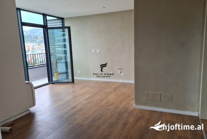 Ambient biznesi me qera 3+1 ne Tirane - 1,600 Euro