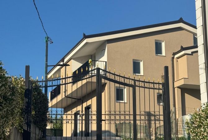Shtepi me qera 2+1 ne Tirane - 1,500 Euro