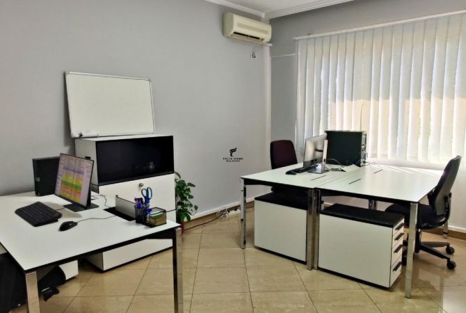 Ambient biznesi me qera 3+1 ne Tirane - 1,100 Euro