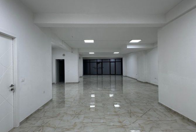 Ambjent biznesi me qera 3+1 ne Tirane - 2,500 Euro
