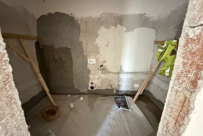 Shtepi ne shitje Apartament ne Tirane, 2+1, Mobilimi Bosh, pa mobiluar, Pagesa 330,000  Euro.